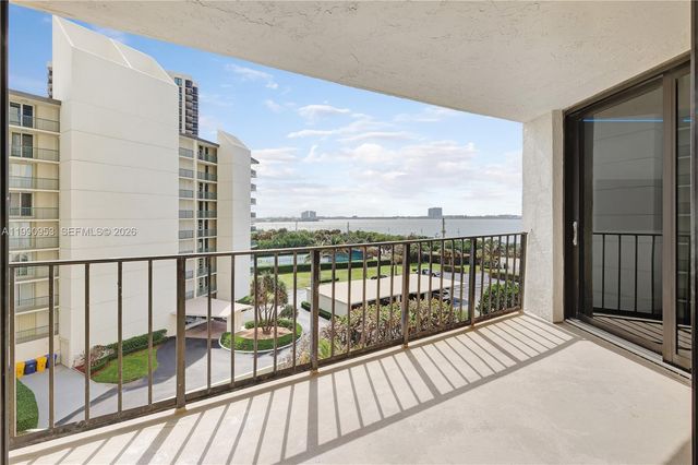 5420 N Ocean Drive 504, Singer Island, FL 33404
