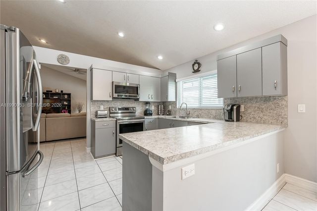 5420 N Ocean Drive 504, Singer Island, FL 33404