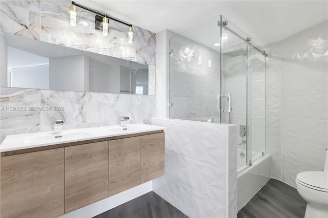 5420 N Ocean Drive 504, Singer Island, FL 33404