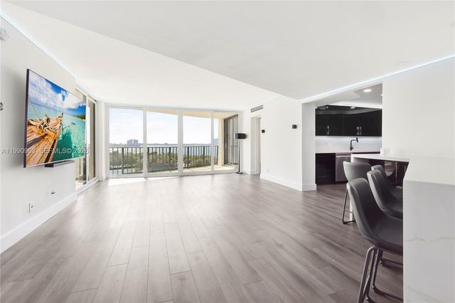 5420 N Ocean Drive 504, Singer Island, FL 33404
