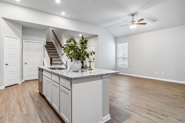 428 Cross Barn BLVD B, Buda, TX 78610