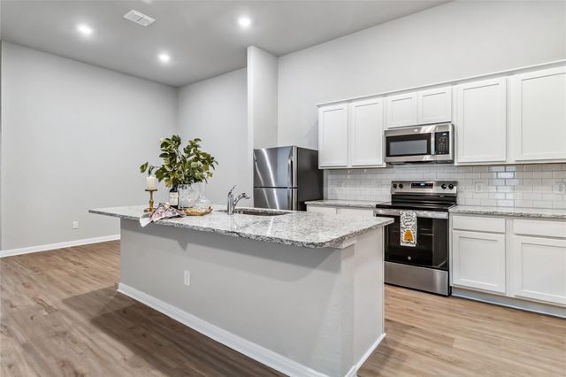 428 Cross Barn BLVD B, Buda, TX 78610