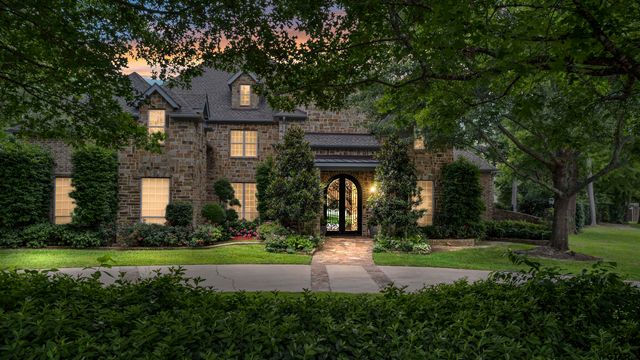 1950 Stonegate Circle, Tyler, TX 75703