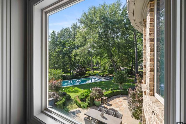 1950 Stonegate Circle, Tyler, TX 75703