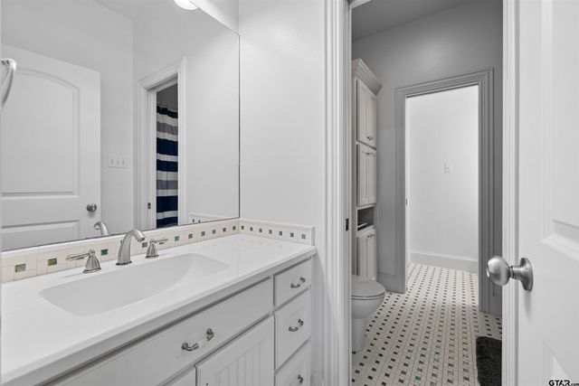 1950 Stonegate Circle, Tyler, TX 75703