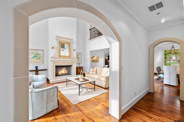 1950 Stonegate Circle, Tyler, TX 75703