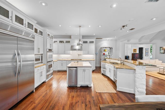 1950 Stonegate Circle, Tyler, TX 75703