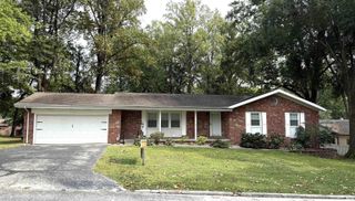 8211 Larch Lane, Evansville, IN 47710