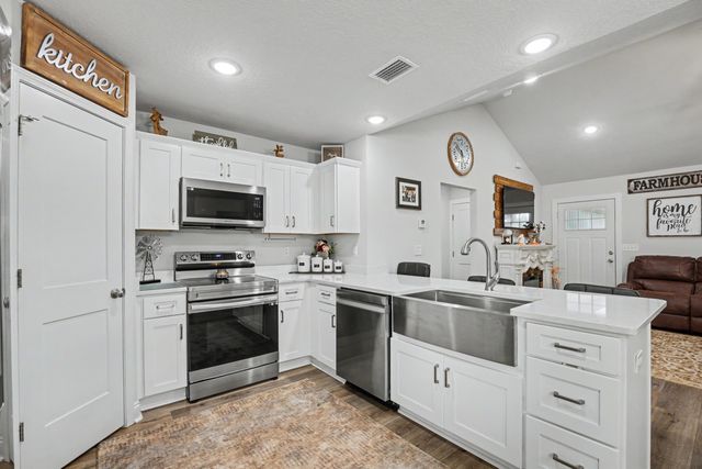 2595 Long Road, Defuniak Springs, FL 32433