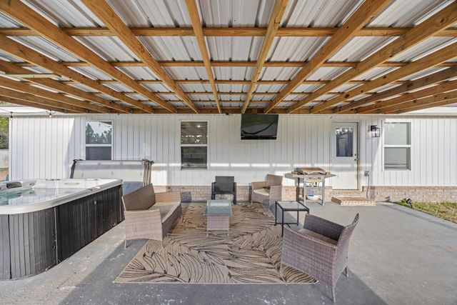 2595 Long Road, Defuniak Springs, FL 32433