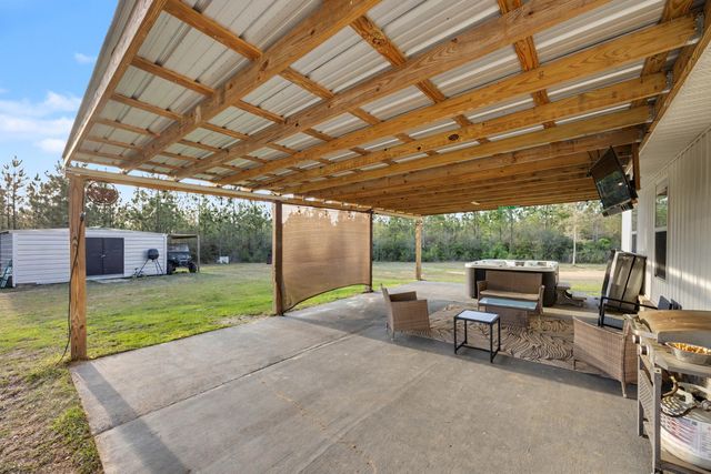 2595 Long Road, Defuniak Springs, FL 32433