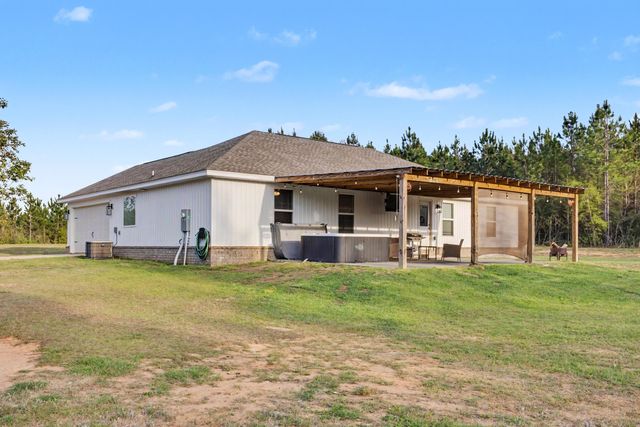 2595 Long Road, Defuniak Springs, FL 32433