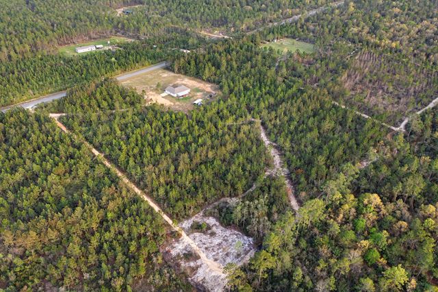 2595 Long Road, Defuniak Springs, FL 32433