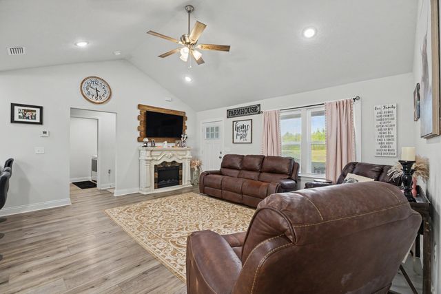 2595 Long Road, Defuniak Springs, FL 32433