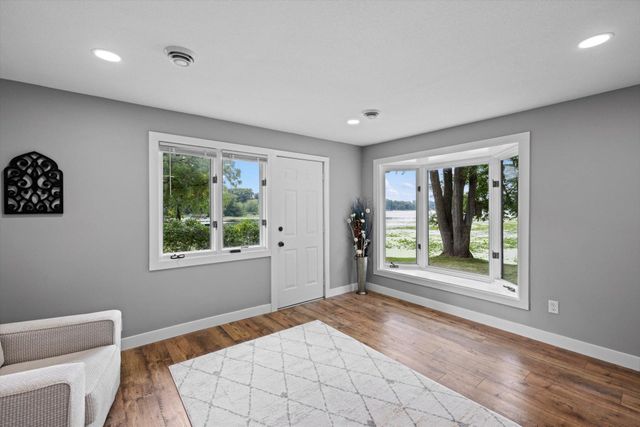 5415 Twin Lake Boulevard E, Brooklyn Center, MN 55429