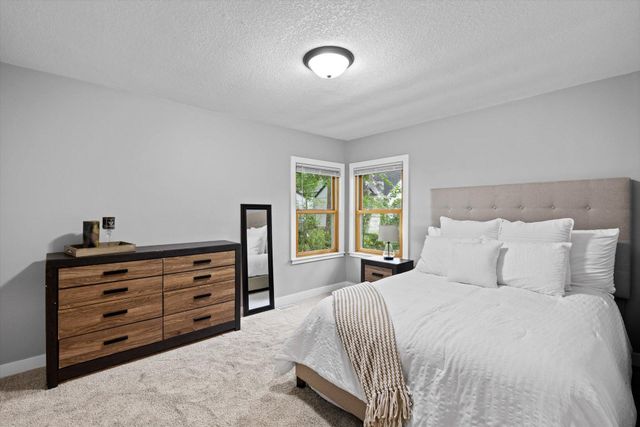 5415 Twin Lake Boulevard E, Brooklyn Center, MN 55429