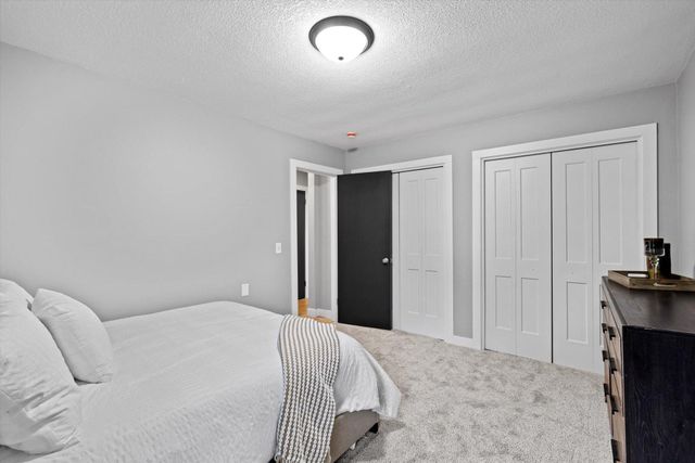5415 Twin Lake Boulevard E, Brooklyn Center, MN 55429