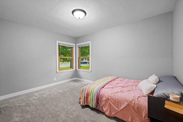 5415 Twin Lake Boulevard E, Brooklyn Center, MN 55429