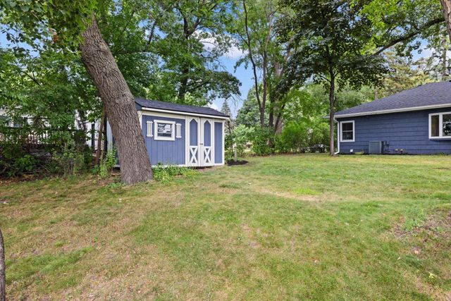 5415 Twin Lake Boulevard E, Brooklyn Center, MN 55429