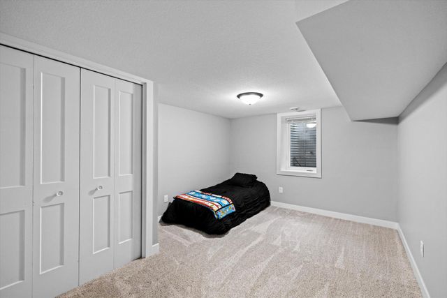 5415 Twin Lake Boulevard E, Brooklyn Center, MN 55429
