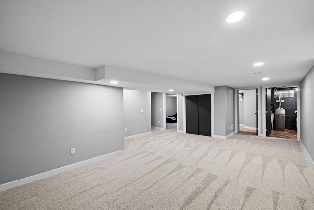 5415 Twin Lake Boulevard E, Brooklyn Center, MN 55429