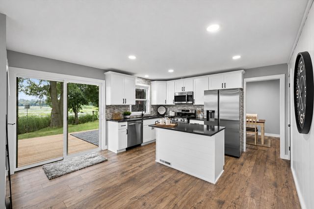 5415 Twin Lake Boulevard E, Brooklyn Center, MN 55429