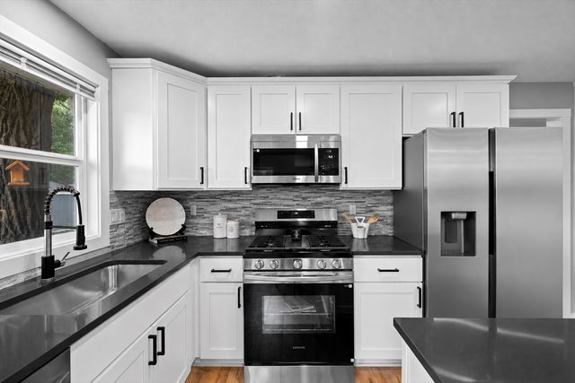 5415 Twin Lake Boulevard E, Brooklyn Center, MN 55429