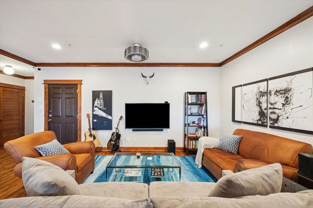 215 W Norma Street 301, Houston, TX 77009