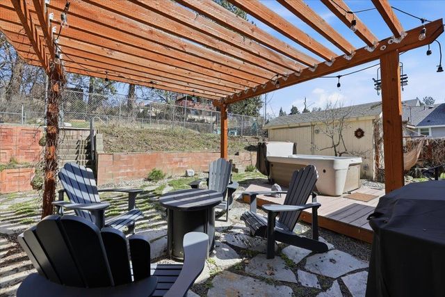 5128 N Greenwood Blvd, Spokane, WA 99205
