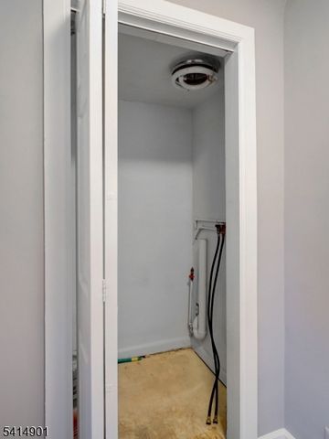 251 Elmwood Ave C, Maplewood Twp., NJ 07040