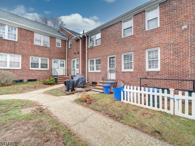 251 Elmwood Ave C, Maplewood Twp., NJ 07040