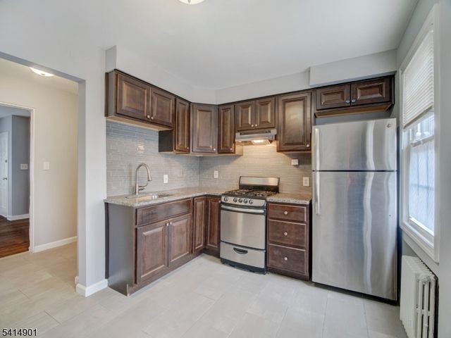 251 Elmwood Ave C, Maplewood Twp., NJ 07040