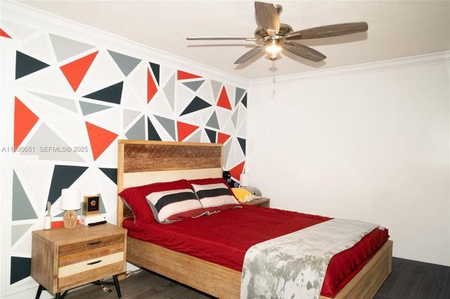 9931 SW 14th St, Pembroke Pines, FL 33025