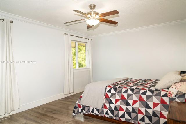 9931 SW 14th St, Pembroke Pines, FL 33025