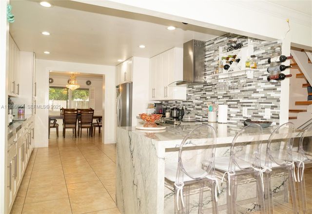 9931 SW 14th St, Pembroke Pines, FL 33025