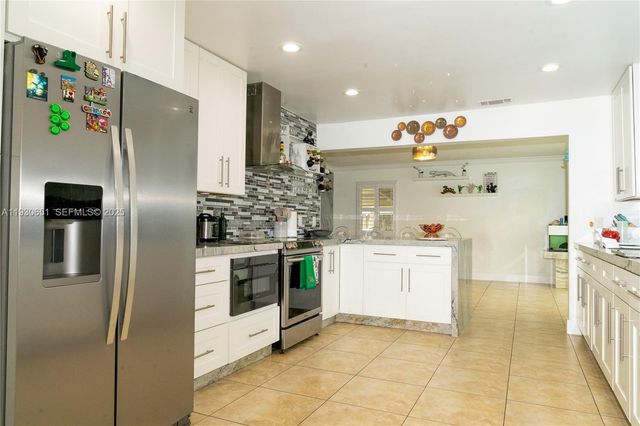 9931 SW 14th St, Pembroke Pines, FL 33025