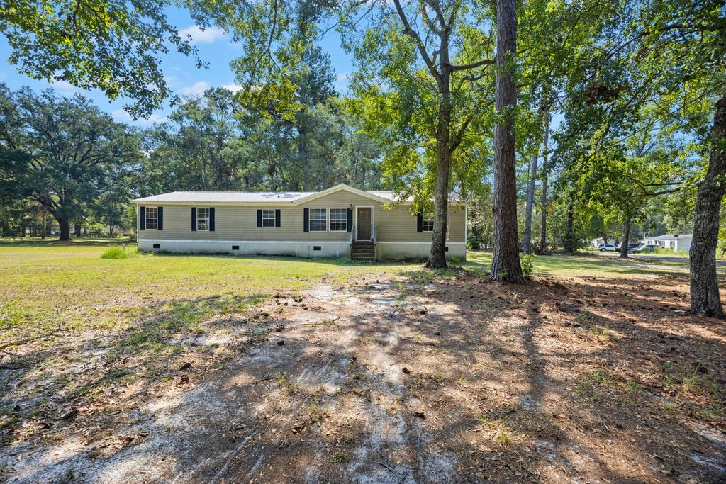 197 Davis Circle, Walterboro, SC 29488