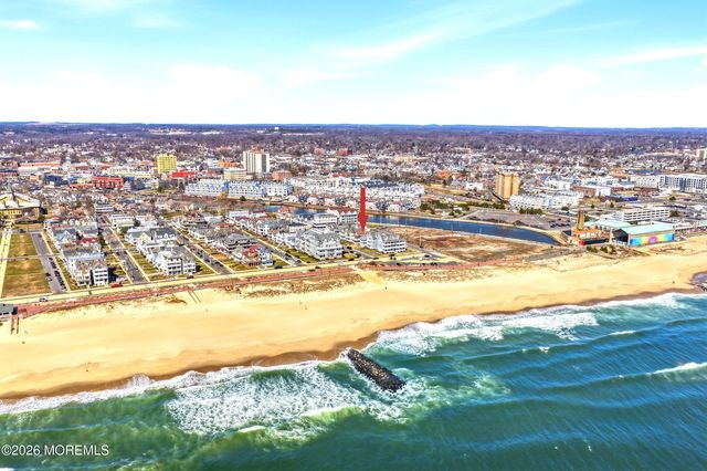 5 Seaview Avenue, Ocean Grove, NJ 07756