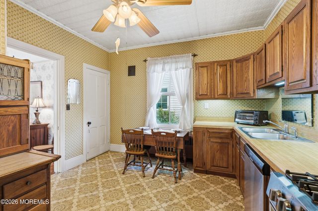 5 Seaview Avenue, Ocean Grove, NJ 07756