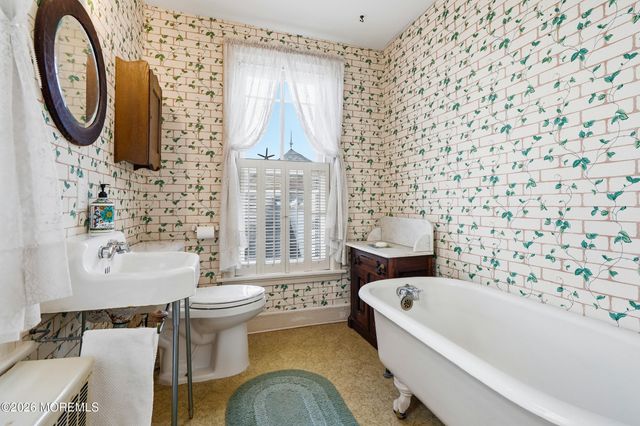 5 Seaview Avenue, Ocean Grove, NJ 07756