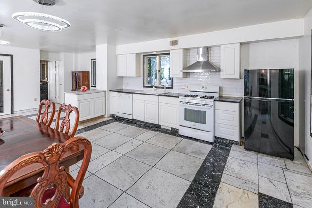 22 OAKLAND ST, Princeton, NJ 08540