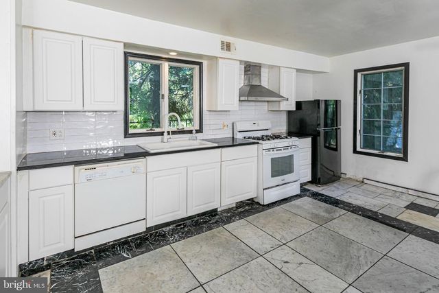 22 OAKLAND ST, Princeton, NJ 08540