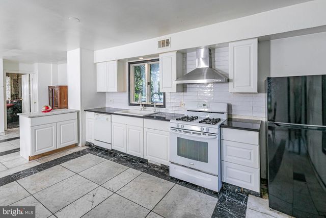 22 OAKLAND ST, Princeton, NJ 08540