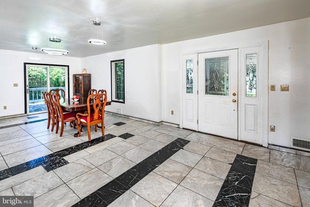 22 OAKLAND ST, Princeton, NJ 08540