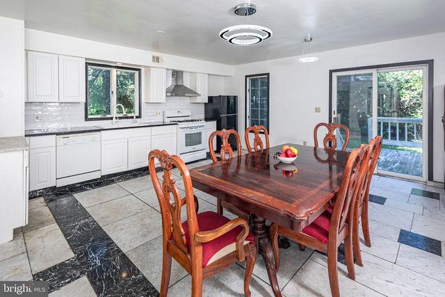 22 OAKLAND ST, Princeton, NJ 08540