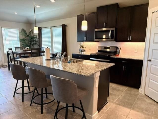 1403 Cascade Hills Drive, Rosharon, TX 77583