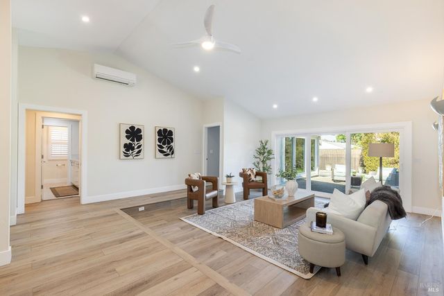 15 Lemon Ct, Napa, CA 94558