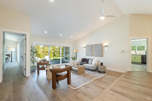 15 Lemon Ct, Napa, CA 94558