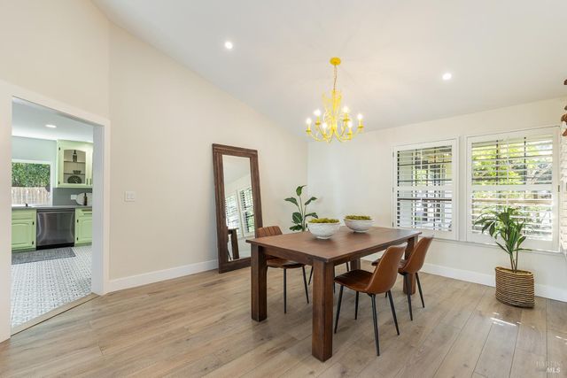 15 Lemon Ct, Napa, CA 94558