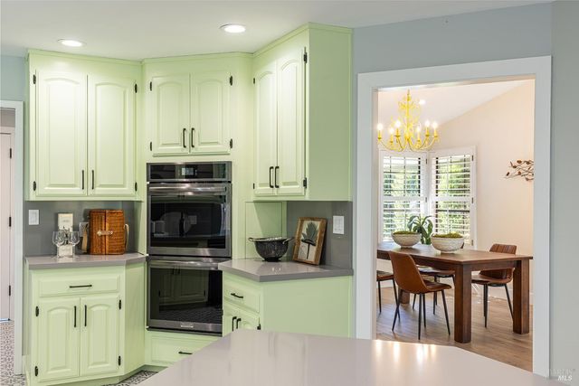 15 Lemon Ct, Napa, CA 94558